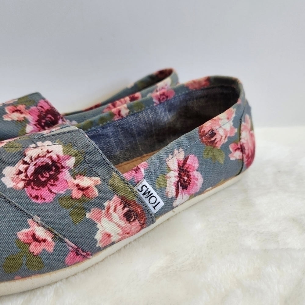 TOMS Classic Canvas Gray Pink Rose Buds Floral Flower Slip On Flats Size 7 - Picture 6 of 14